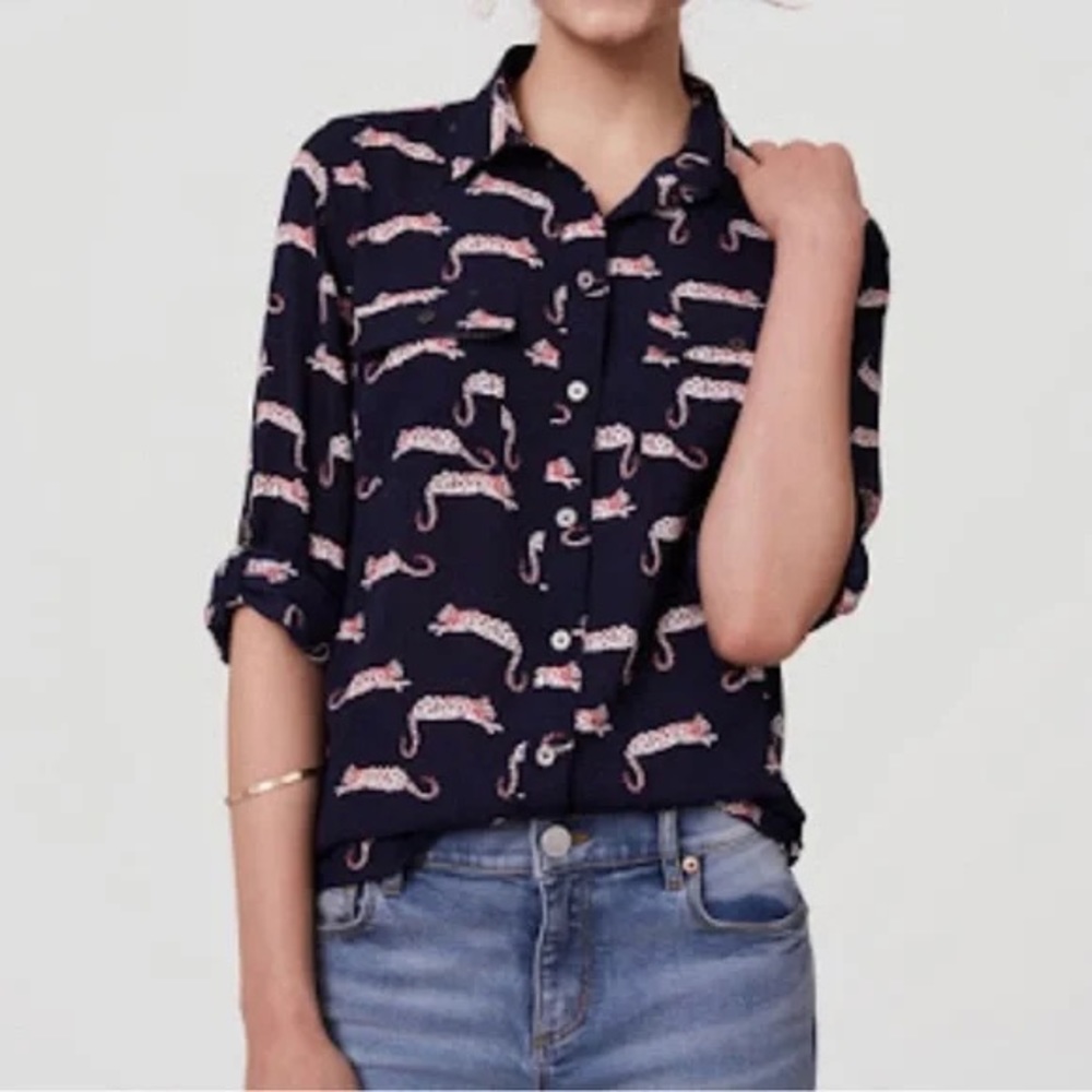 Loft Jaguar Leopard Navy Blue Roll Tab Sleeve Button Down Shirt Size Medium
